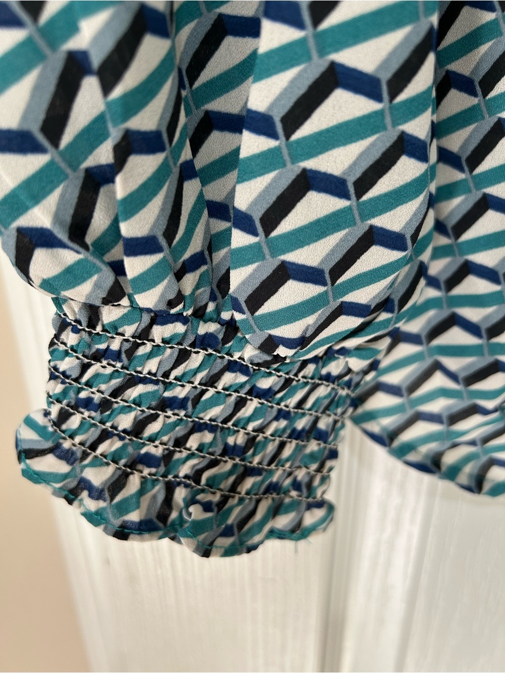 Max Studio Teal, Navy and White Geometric Tie-Neck Button-Down Blouse Top - NWT - Picture 5 of 14